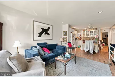 927 W Shunk Street, Philadelphia, PA 19148 - Photo 2
