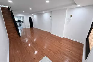2328 S Warnock St, Philadelphia, PA 19148 - Photo 2