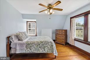 18 W Gravers Ln, Philadelphia, PA 19118 - Photo 28