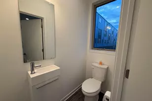 2018 Northbank Pl, Philadelphia, PA 19125 - Photo 10