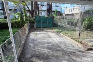7228 Hegerman St, Philadelphia, PA 19135 - Photo 2