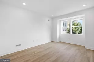 1020 W Arizona St, Philadelphia, PA 19133 - Photo 26