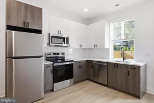 1020 W Arizona St, Philadelphia, PA 19133 - Photo 2