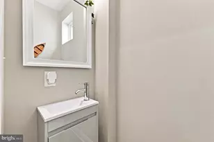 2527 S Fairhill St, Philadelphia, PA 19148 - Photo 22