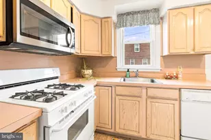 828 Brighton St, Philadelphia, PA 19111 - Photo 12