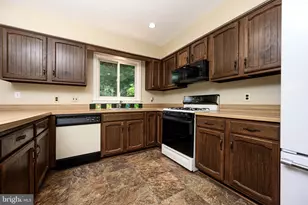 8321 Anderson St, Philadelphia, PA 19118 - Photo 16