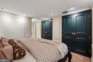 1035 Spruce St, Philadelphia, PA 19107 - Photo 14