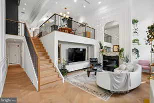 1035 Spruce St, Philadelphia, PA 19107 - Photo 1
