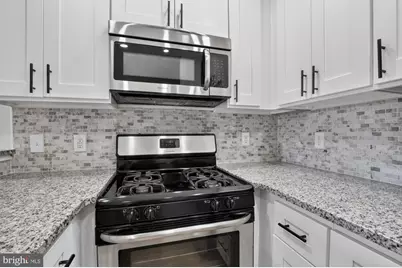 704 N 18th Street #2, Philadelphia, PA 19130 - Photo 4