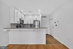 704 N 18th St, Philadelphia, PA 19130 - Photo 8