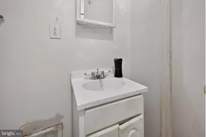 7279 Saybrook Avenue, Philadelphia, PA 19142 - Photo 16