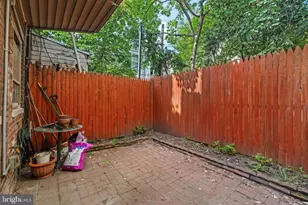 2433 Aspen St, Philadelphia, PA 19130 - Photo 16