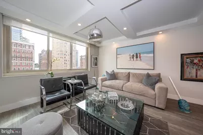 1919 Chestnut Street #714, Philadelphia, PA 19103 - Photo 4
