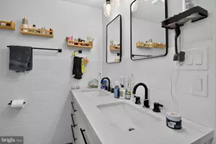 630 N 2nd St, Philadelphia, PA 19123 - Photo 12