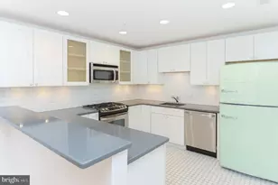 1518 Spruce St, Philadelphia, PA 19102 - Photo 2