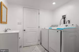 2445 S Rosewood St, Philadelphia, PA 19145 - Photo 24
