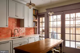 2203 St James Pl, Philadelphia, PA 19103 - Photo 12