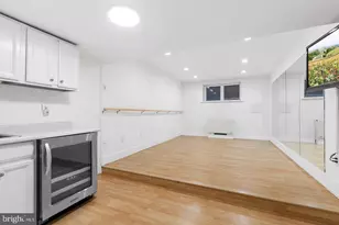 2203 St James Pl, Philadelphia, PA 19103 - Photo 36