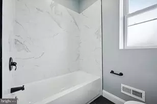 5715 Hunter St, Philadelphia, PA 19131 - Photo 8