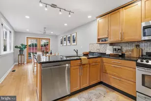 752 N 24th St, Philadelphia, PA 19130 - Photo 14