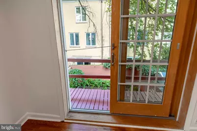 752 N 24th Street, Philadelphia, PA 19130 - Photo 32