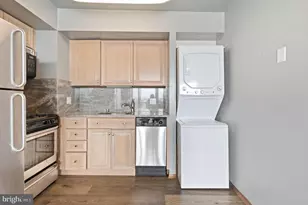 2401 Pennsylvania Ave, Philadelphia, PA 19130 - Photo 14