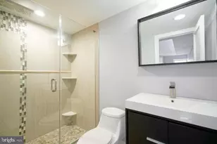 801 N 17th St, Philadelphia, PA 19130 - Photo 12