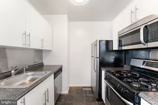 1132 Mt Vernon St, Philadelphia, PA 19123 - Photo 10
