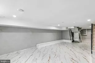 1652 S LeCount St, Philadelphia, PA 19145 - Photo 20