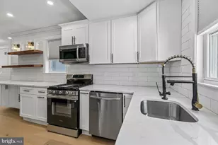 1652 S LeCount St, Philadelphia, PA 19145 - Photo 14