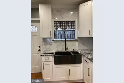 2445 S Lawrence Street, Philadelphia, PA 19148 - Photo 12