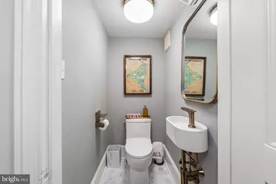 197 E Evergreen Avenue, Philadelphia, PA 19118 - Photo 6