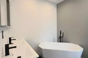 904 Sterner St, Philadelphia, PA 19133 - Photo 12
