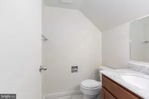 2031 Chancellor St, Philadelphia, PA 19103 - Photo 12