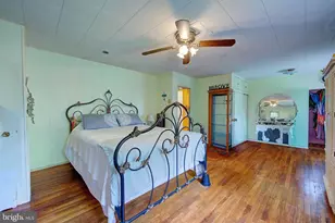 37 E Mermaid Ln, Philadelphia, PA 19118 - Photo 10