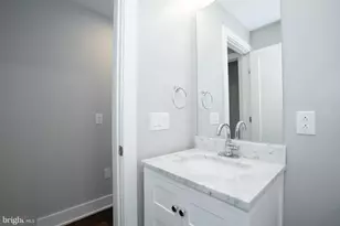 817 N 20th St, Philadelphia, PA 19130 - Photo 16