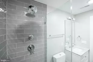 817 N 20th St, Philadelphia, PA 19130 - Photo 20