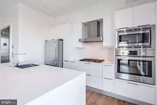 240 N 2nd St, Philadelphia, PA 19106 - Photo 4