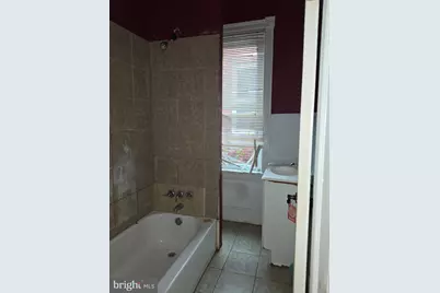 7033 Saybrook Avenue, Philadelphia, PA 19142 - Photo 18