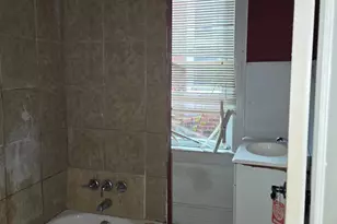 7033 Saybrook Ave, Philadelphia, PA 19142 - Photo 18