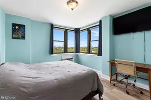 2601 Pennsylvania Ave, Philadelphia, PA 19130 - Photo 12
