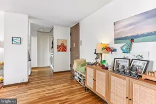 1326 Spruce St, Philadelphia, PA 19107 - Photo 4