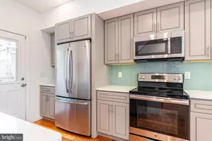 1719 Erdman St, Philadelphia, PA 19130 - Photo 4