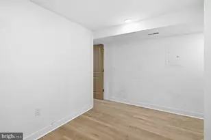 669 N 39th St, Philadelphia, PA 19104 - Photo 12