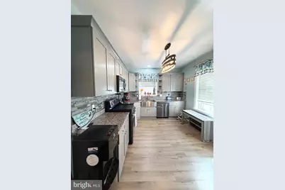 523 Green, Philadelphia, PA 19128 - Photo 4