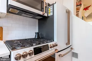 329 Fitzwater St, Philadelphia, PA 19147 - Photo 16