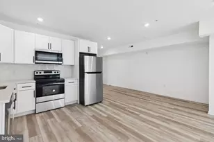 890 N 42nd St, Philadelphia, PA 19104 - Photo 8
