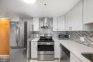 301 Race St, Philadelphia, PA 19106 - Photo 8