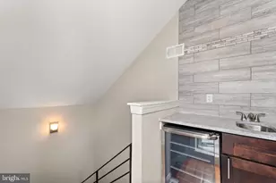 2226 Cross St, Philadelphia, PA 19146 - Photo 32