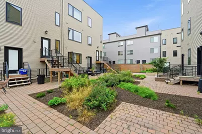 2010 N 5th Street N #2C, Philadelphia, PA 19122 - Photo 2
